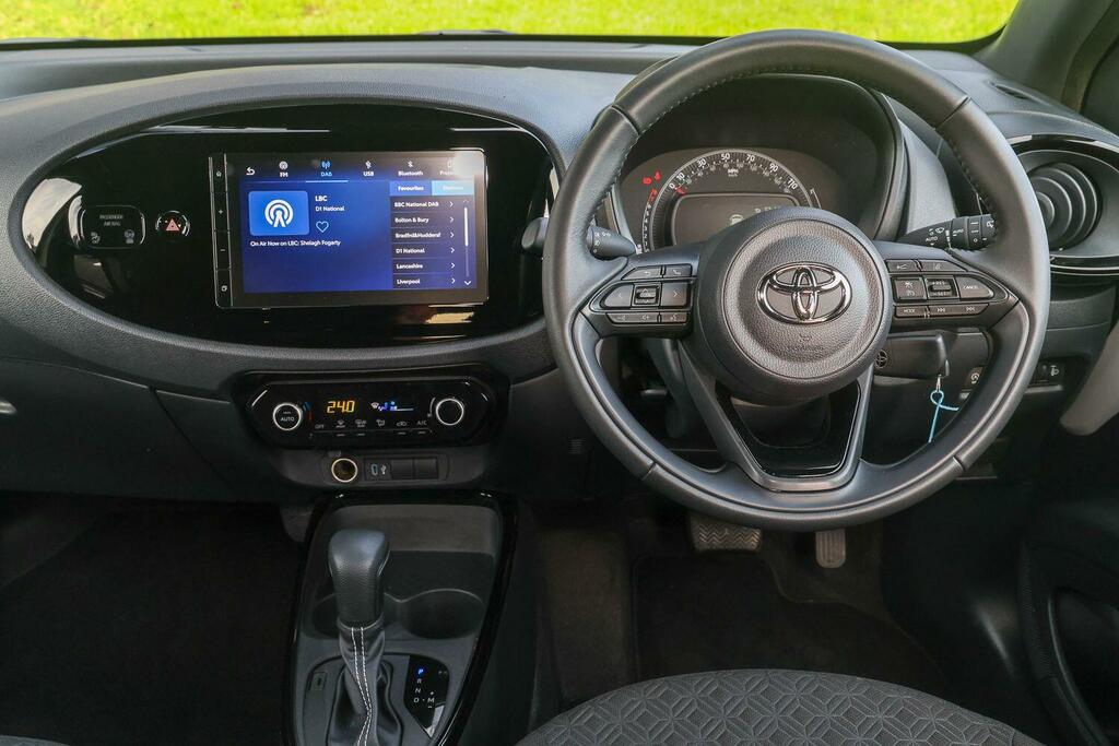 Toyota Aygo X 1.0 Vvt-i Edge X-shift Euro 6 Ss MV75PSO White #6