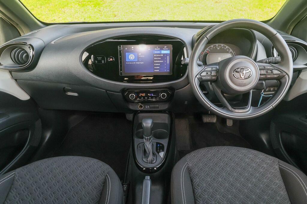 Toyota Aygo X 1.0 Vvt-i Edge X-shift Euro 6 Ss MV75PSO White #5