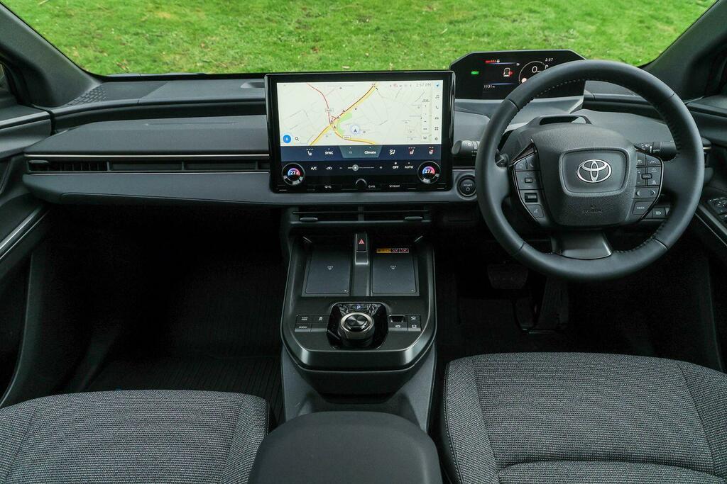 Toyota bZ4X 73.1Kwh Design ML75CAA Silver #5