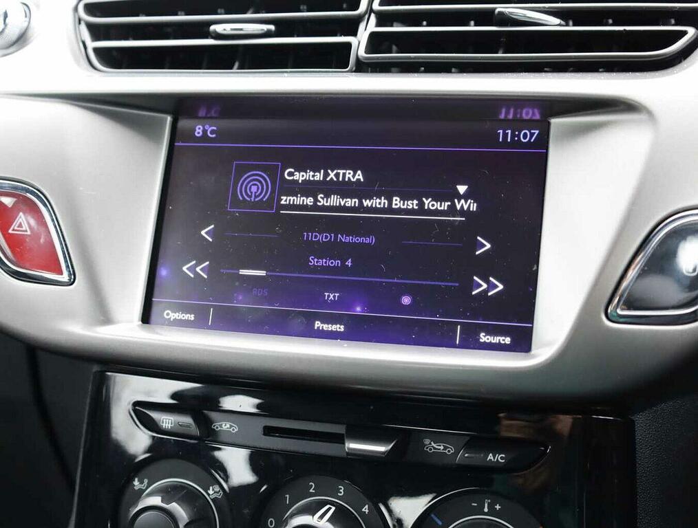 DS DS 3 1.2 Puretech Dstyle Nav Red #12