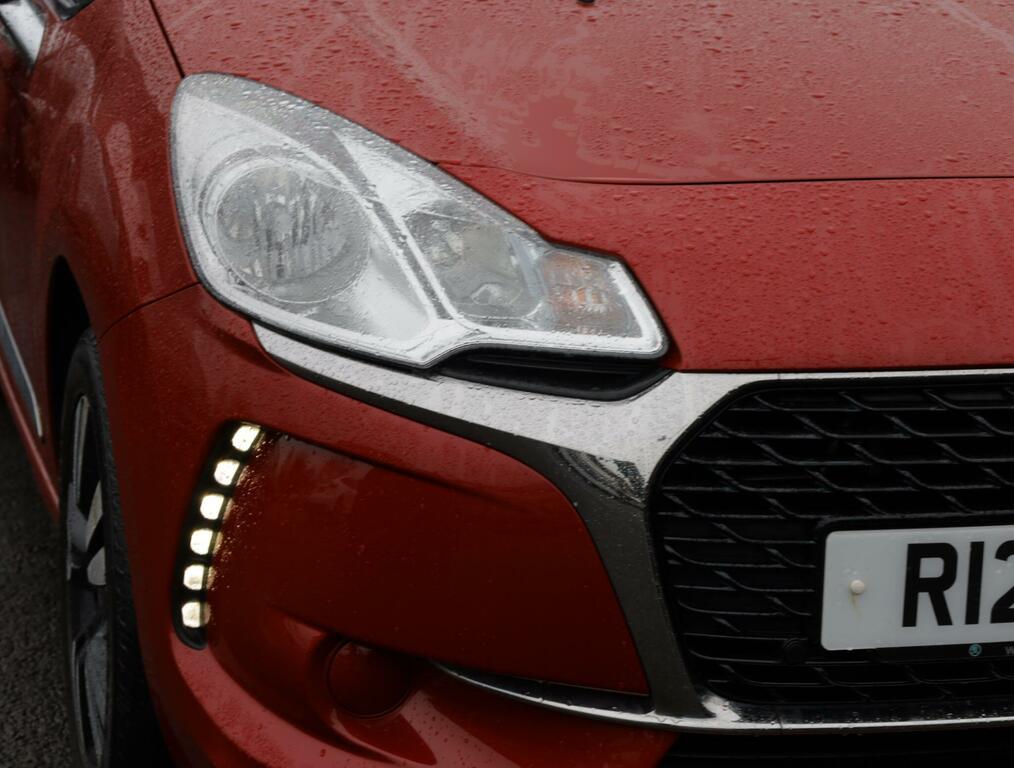 DS DS 3 1.2 Puretech Dstyle Nav Red #49