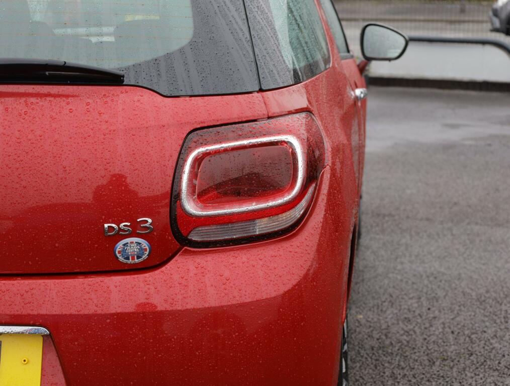 DS DS 3 1.2 Puretech Dstyle Nav Red #51