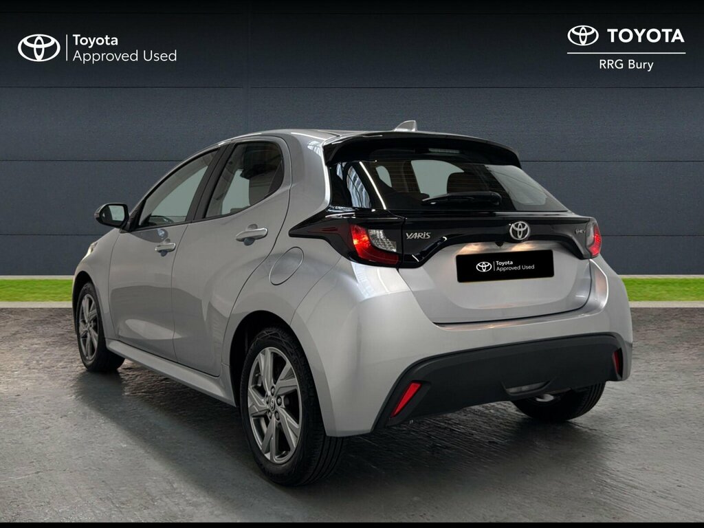 Toyota Yaris 1.5 Vvt-h Icon E-cvt Euro 6 Ss NA74HSV Silver #5
