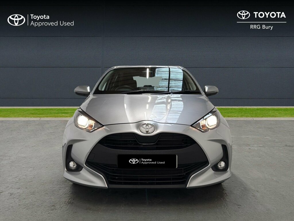 Toyota Yaris 1.5 Vvt-h Icon E-cvt Euro 6 Ss NA74HSV Silver #2