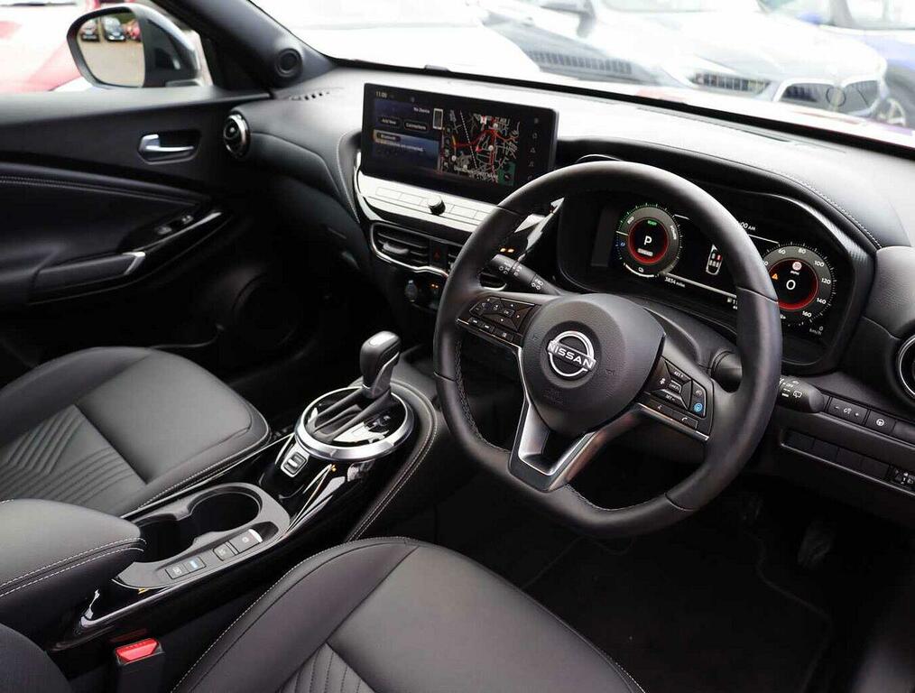 Nissan Juke 1.6 Hybrid Tekna ME74ZBF Red #6