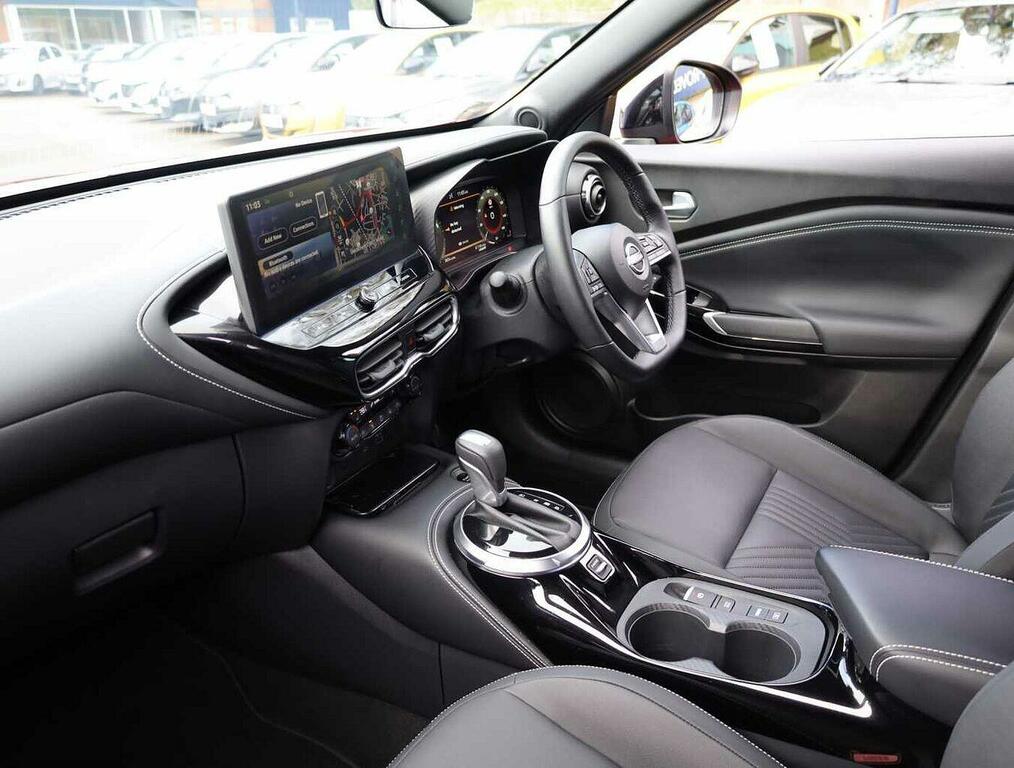 Nissan Juke 1.6 Hybrid Tekna ME74ZBF Red #2