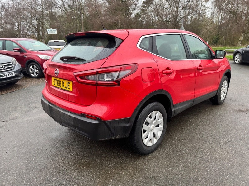 Nissan Qashqai Dig-t Visia DT68KJE Red #5