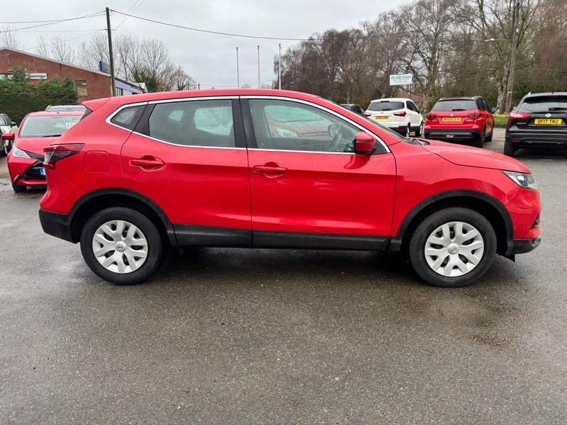 Nissan Qashqai Dig-t Visia DT68KJE Red #6