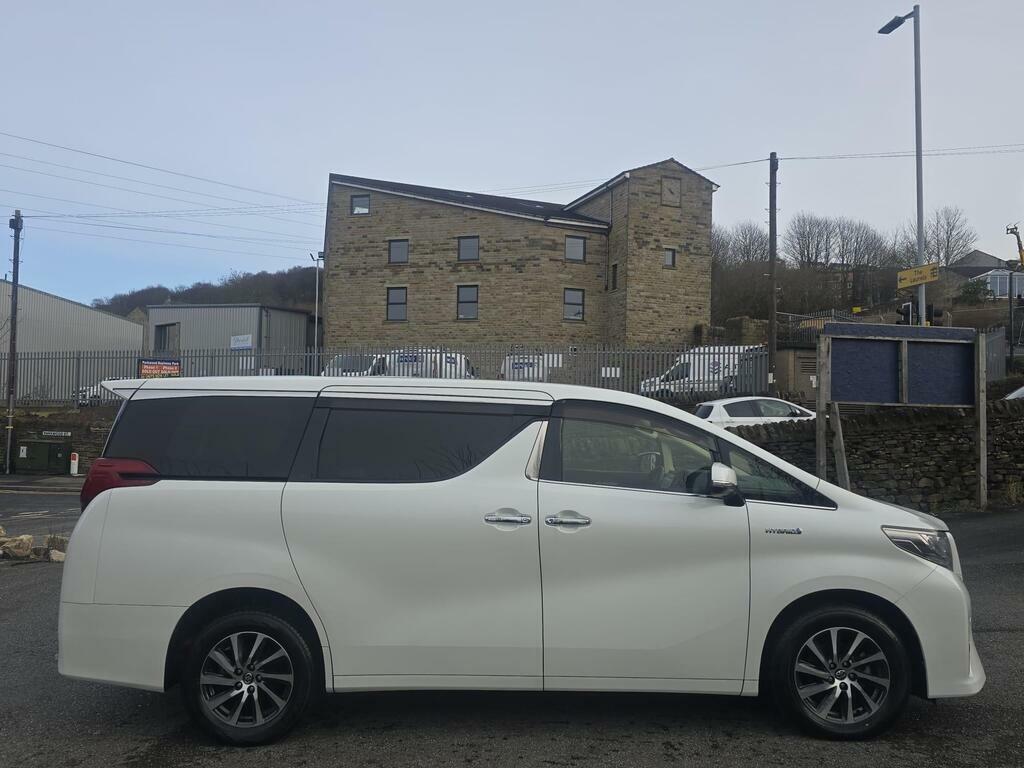 Toyota Alphard Hybrid 7Seater White #6
