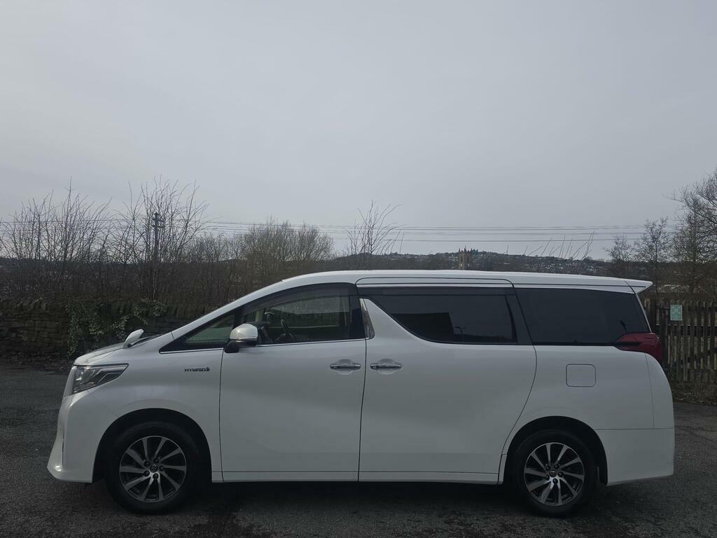 Toyota Alphard Hybrid 7Seater White #5