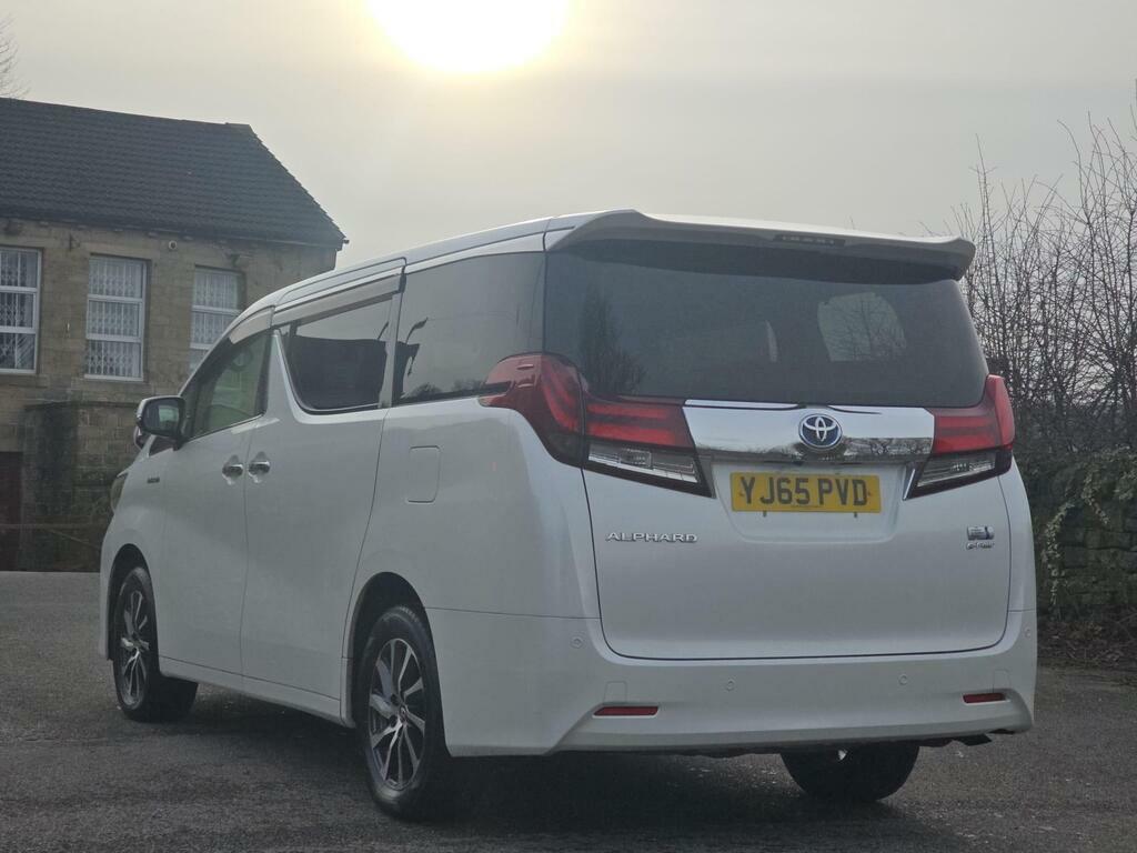Toyota Alphard Hybrid 7Seater White #4