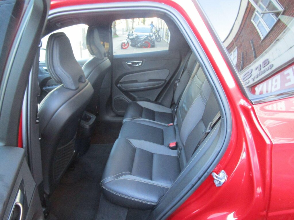 Volvo XC60 2.0 B4 Mhev R-design Awd Euro 6 Ss AX21EXT Red #6
