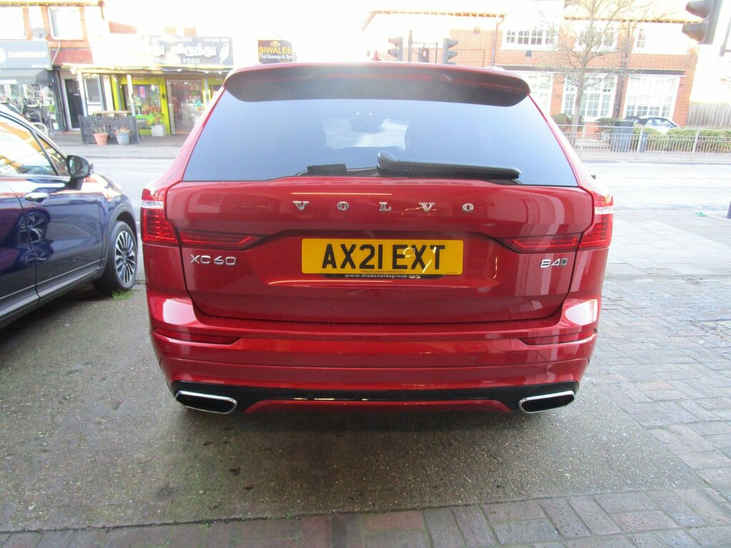 Volvo XC60 2.0 B4 Mhev R-design Awd Euro 6 Ss AX21EXT Red #3