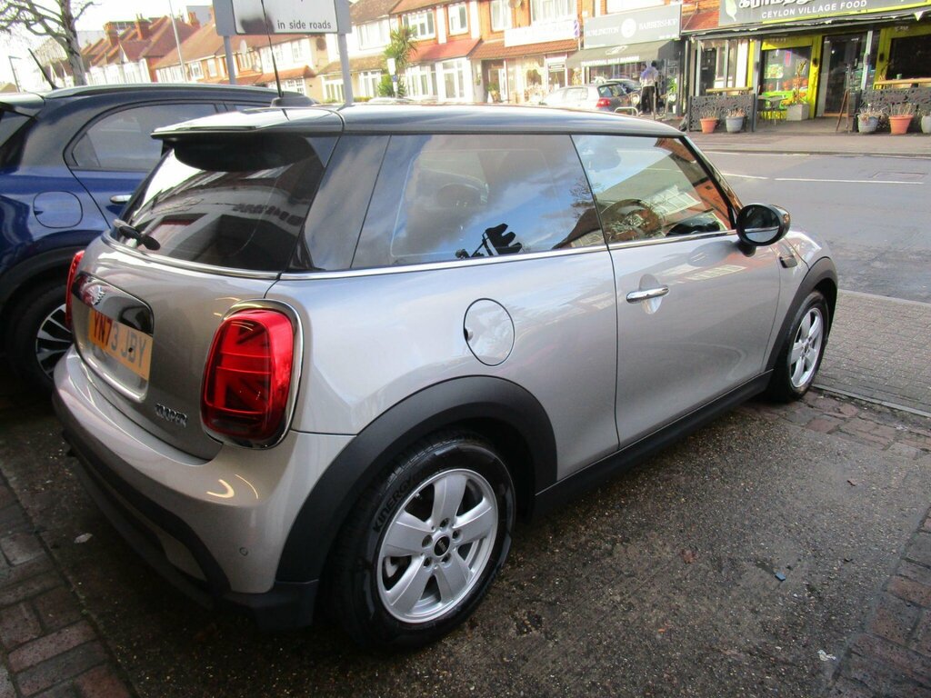 Mini Hatch 1.5 Cooper Classic Steptronic Euro 6 Ss YN73JBY Silver #4