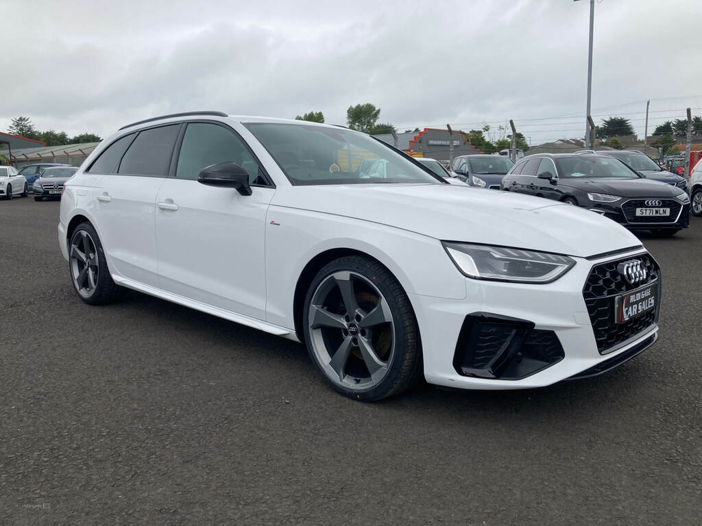 Audi A4 35 Tdi Black Edition S Tronic White