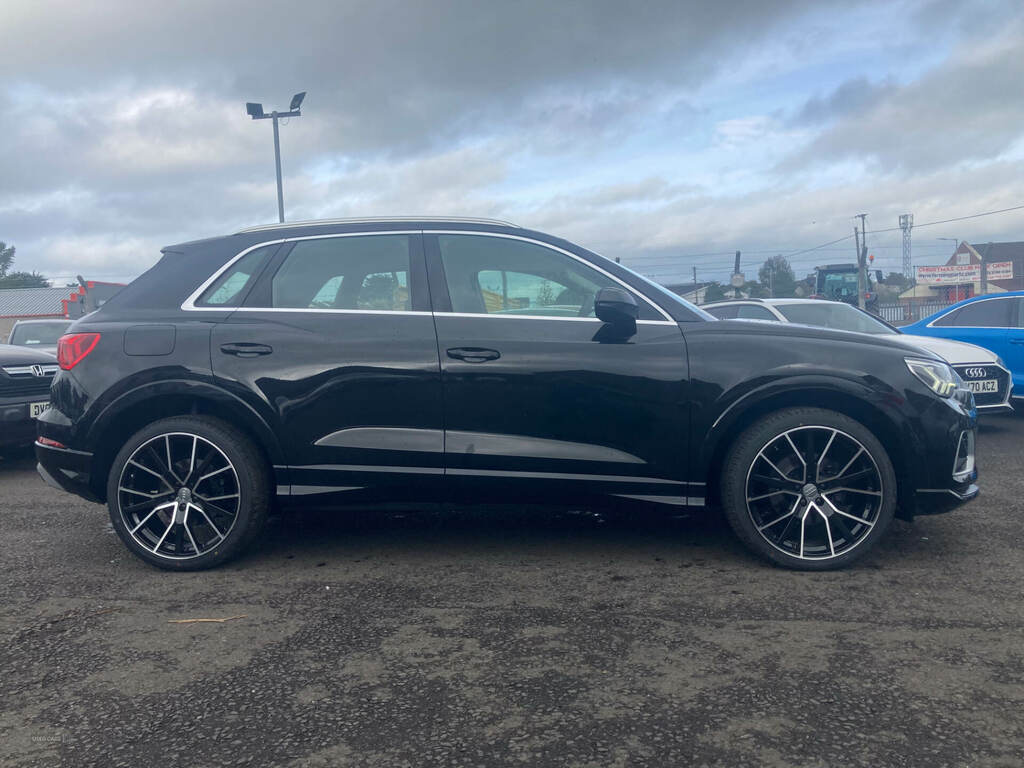 Audi Q3 35 Tdi Sport S Tronic AK68MGV Black #2