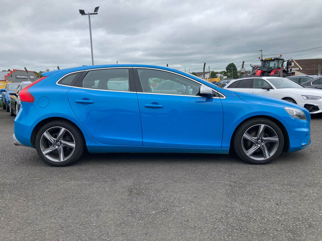 Volvo V40 D2 R Design YM14AAF Blue #2