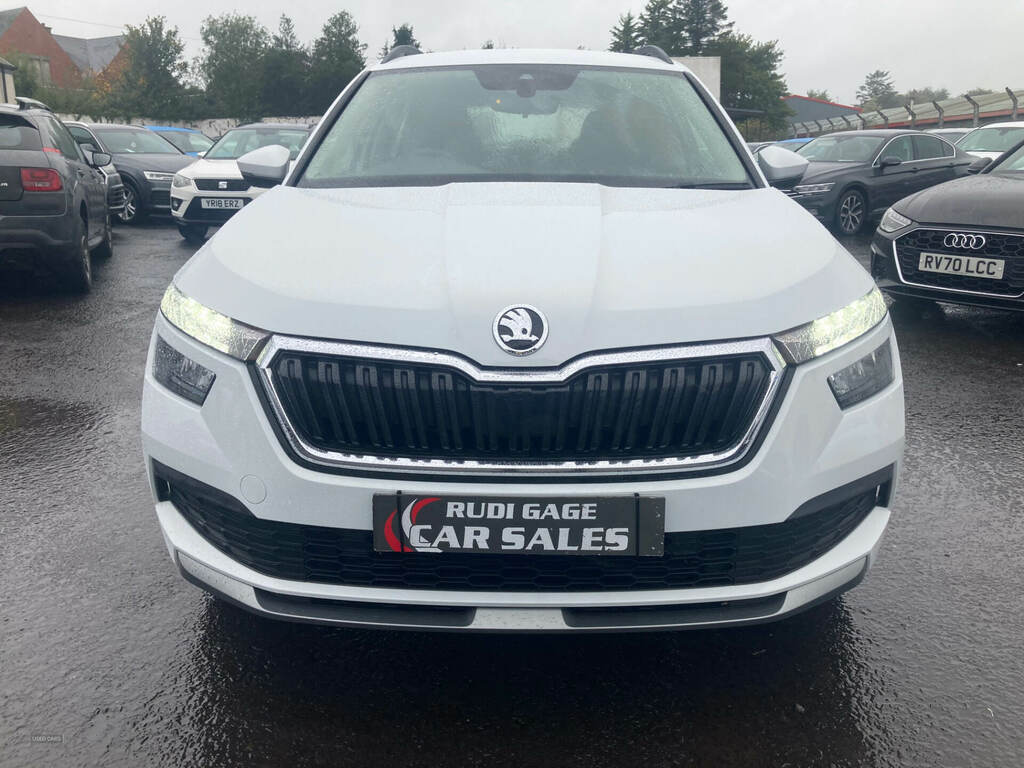 Skoda Kamiq 1.0 Tsi 95 Se YE23JNJ White #3