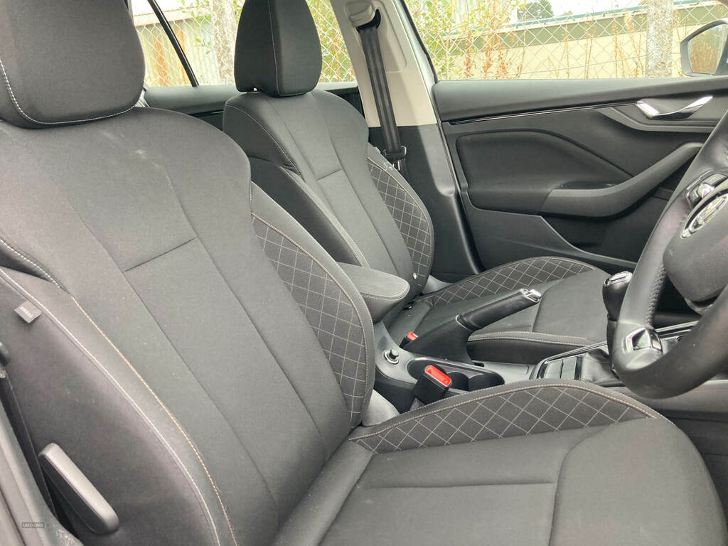 Skoda Kamiq 1.0 Tsi 95 Se YE23JNJ White #6