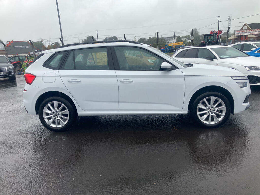 Skoda Kamiq 1.0 Tsi 95 Se YE23JNJ White #2