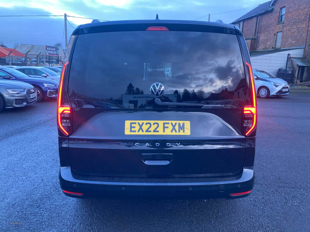 Volkswagen Caddy Maxi Life Tdi 122 Life EX22FXM Black #4