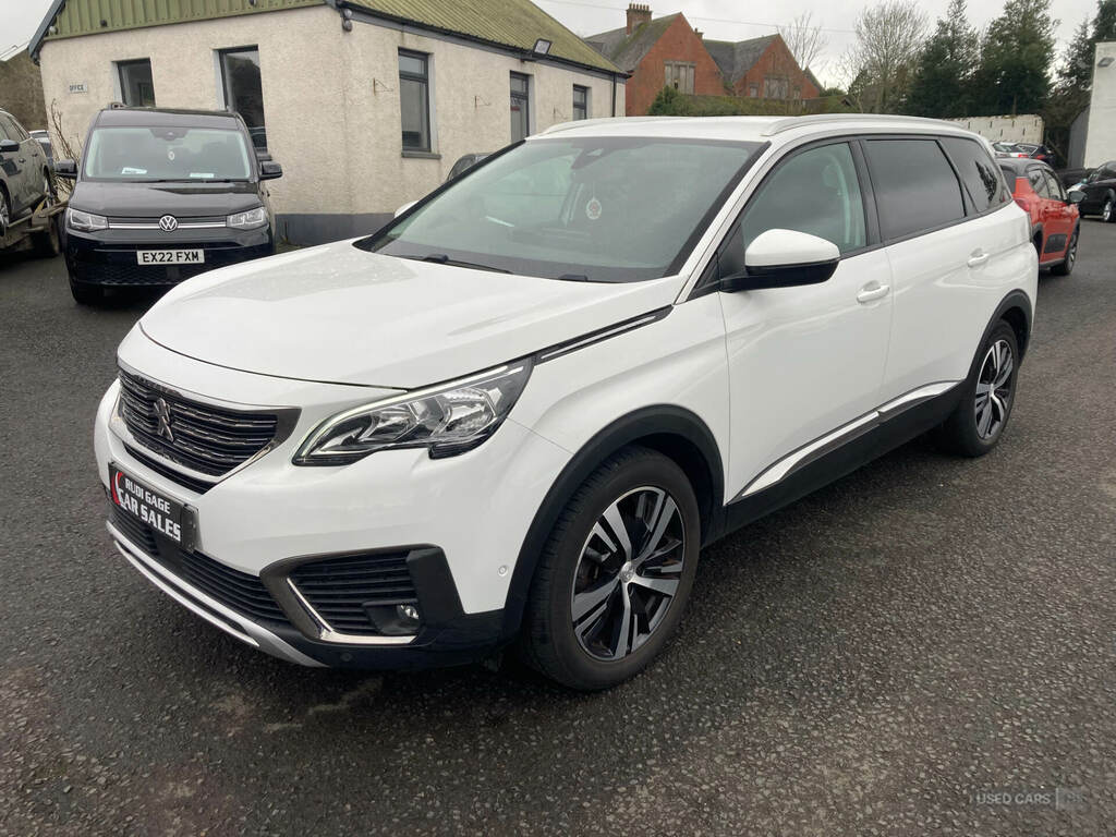 Peugeot 5008 1.5 Bluehdi Allure ML69WWZ White #3