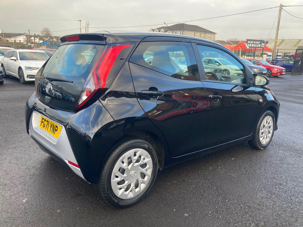 Toyota Aygo 1.0 Vvt-i X-play Tss FG71YNP Black #3