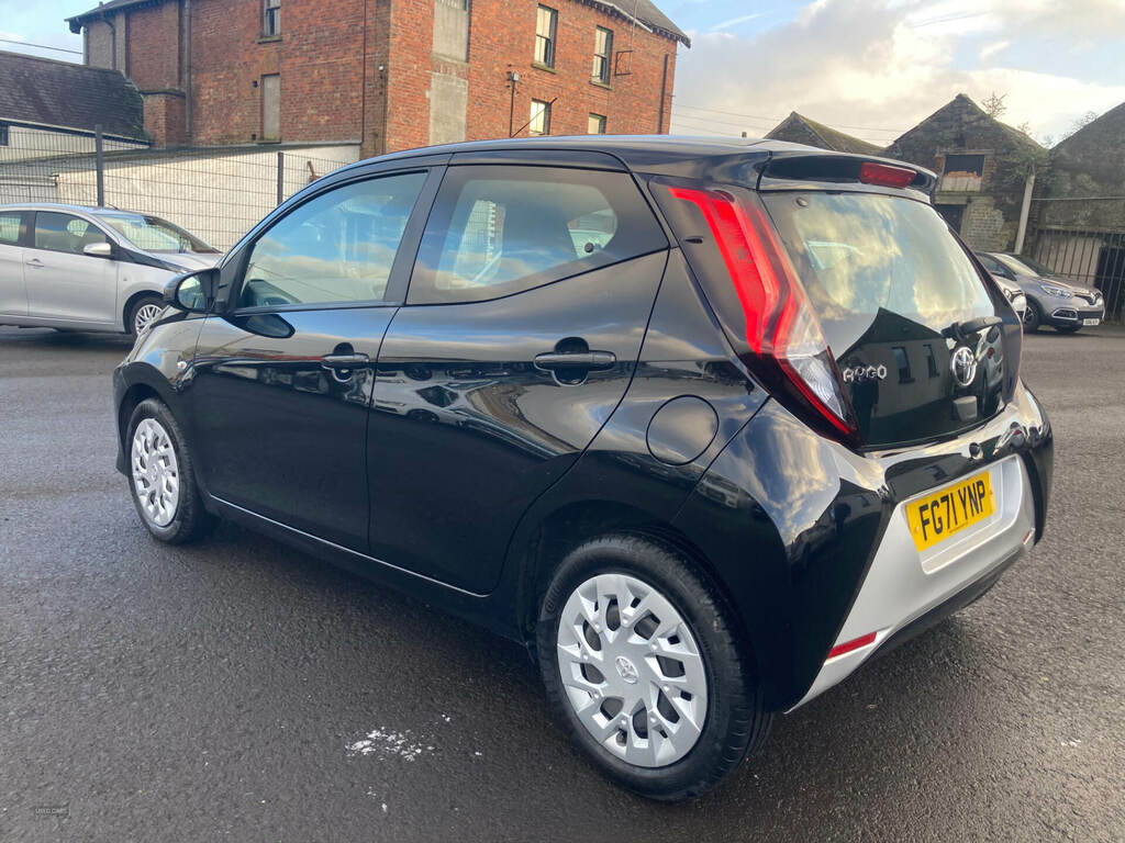 Toyota Aygo 1.0 Vvt-i X-play Tss FG71YNP Black #5