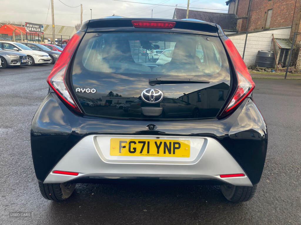 Toyota Aygo 1.0 Vvt-i X-play Tss FG71YNP Black #4
