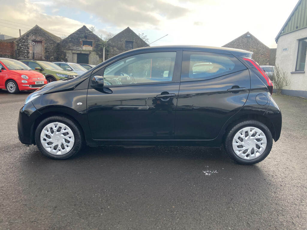Toyota Aygo 1.0 Vvt-i X-play Tss FG71YNP Black #6