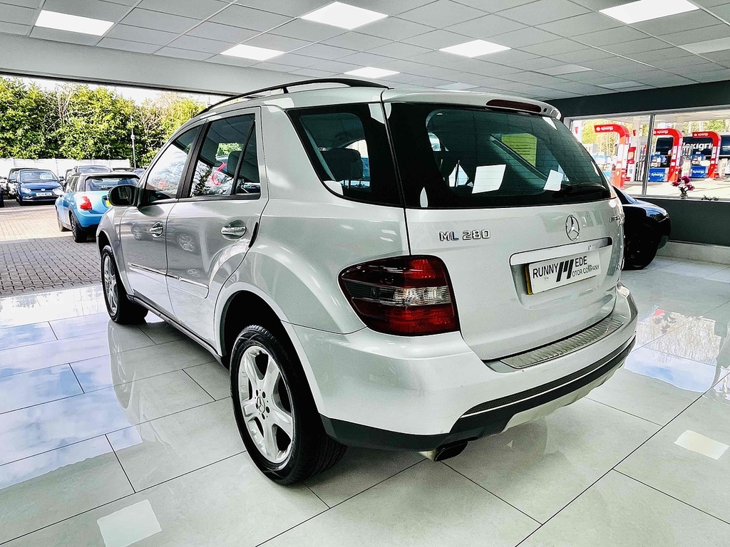 Mercedes-Benz M Class  Black #4