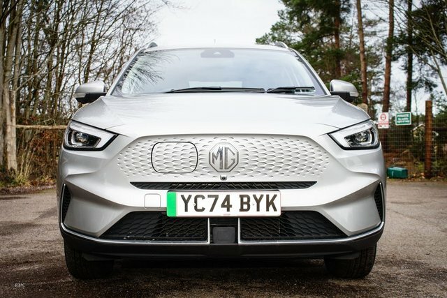 MG ZS 2024 51.1Kwh Trophy Connect Suv YC74BYK Silver #3