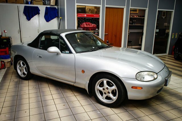 Mazda MX-5 1.6L Eunos Green #1