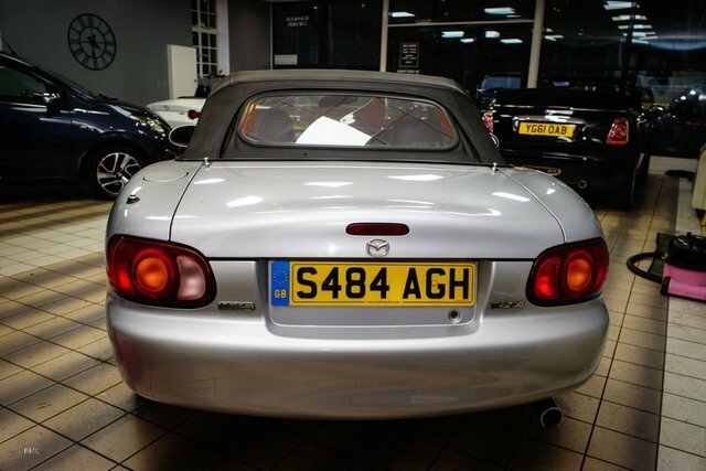 Mazda MX-5 1.6L Eunos Green #4
