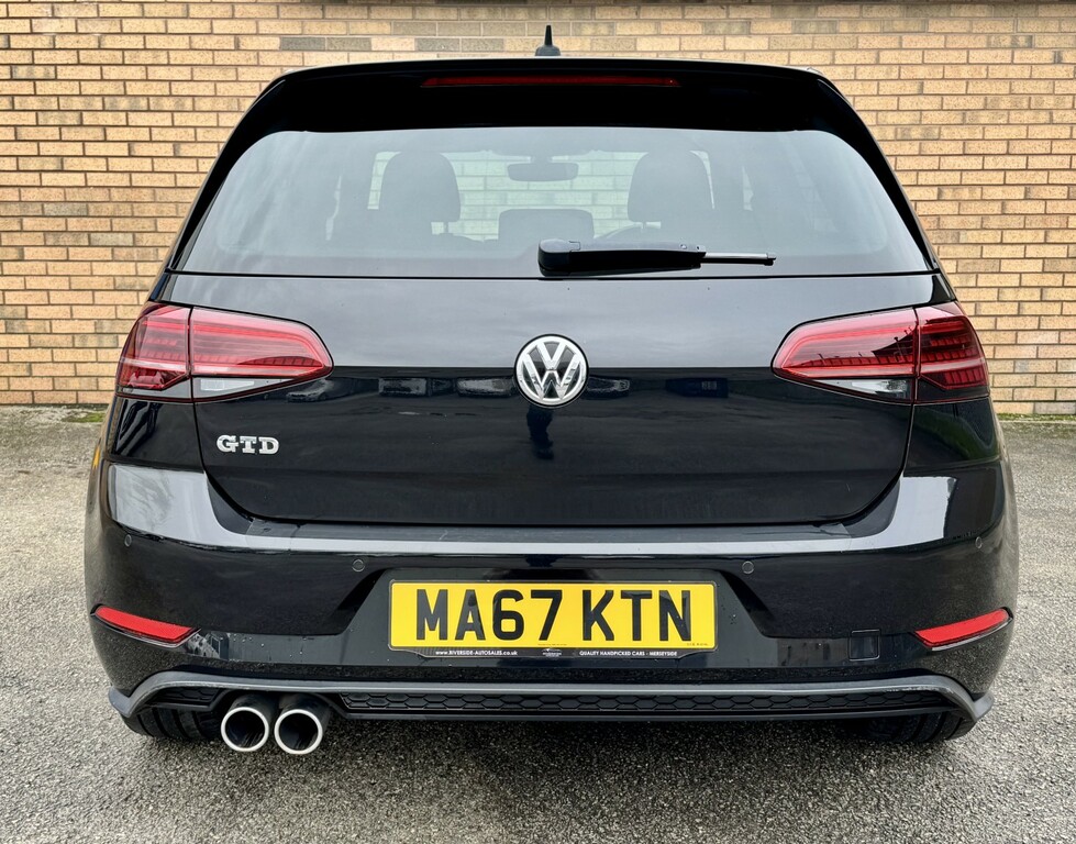 Volkswagen Golf 2.0 Tdi Gtd Black #6