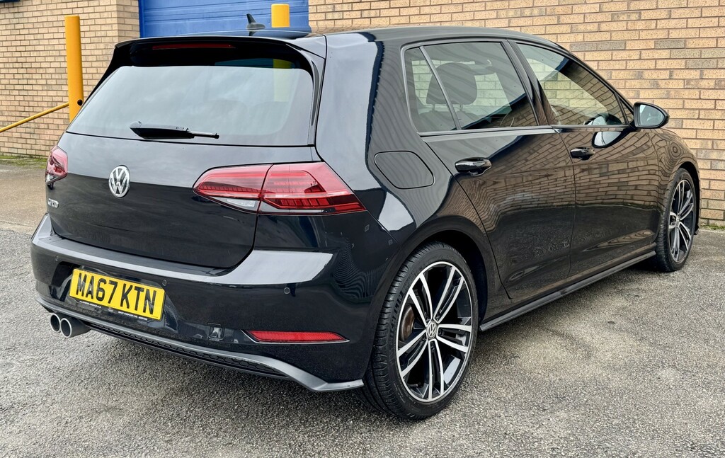 Volkswagen Golf 2.0 Tdi Gtd Black #5