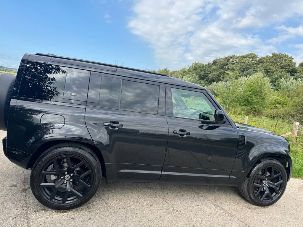 Land Rover Defender 2L Se DA70XBK Black #3