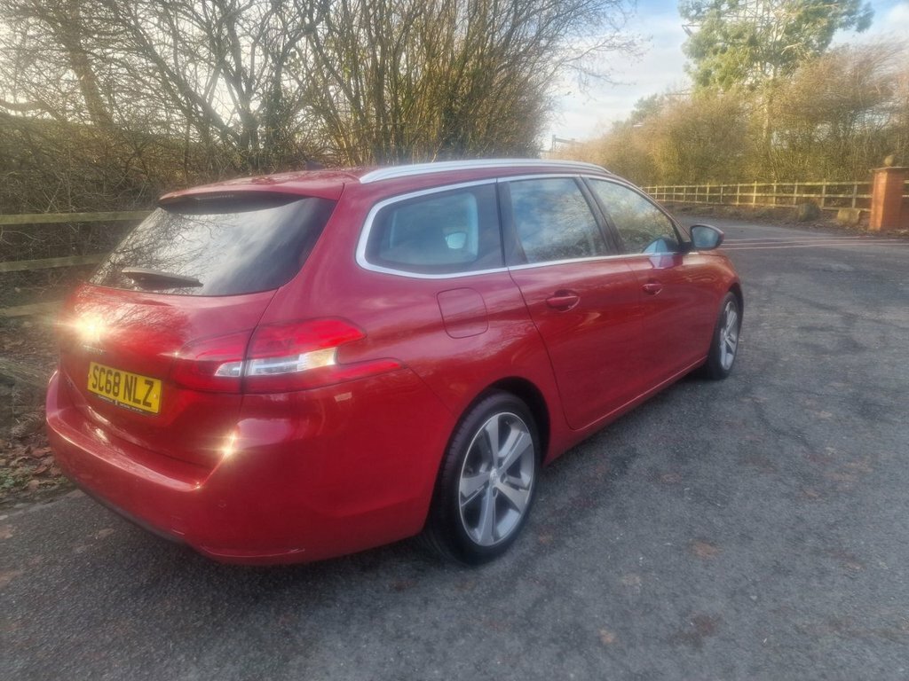 Peugeot 308 SW 1.2L Allure Red #5