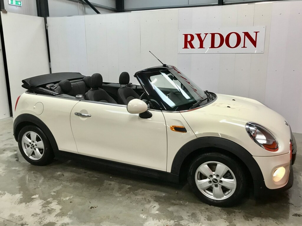 Mini Convertible 1.5 Cooper FL18JYW White #2