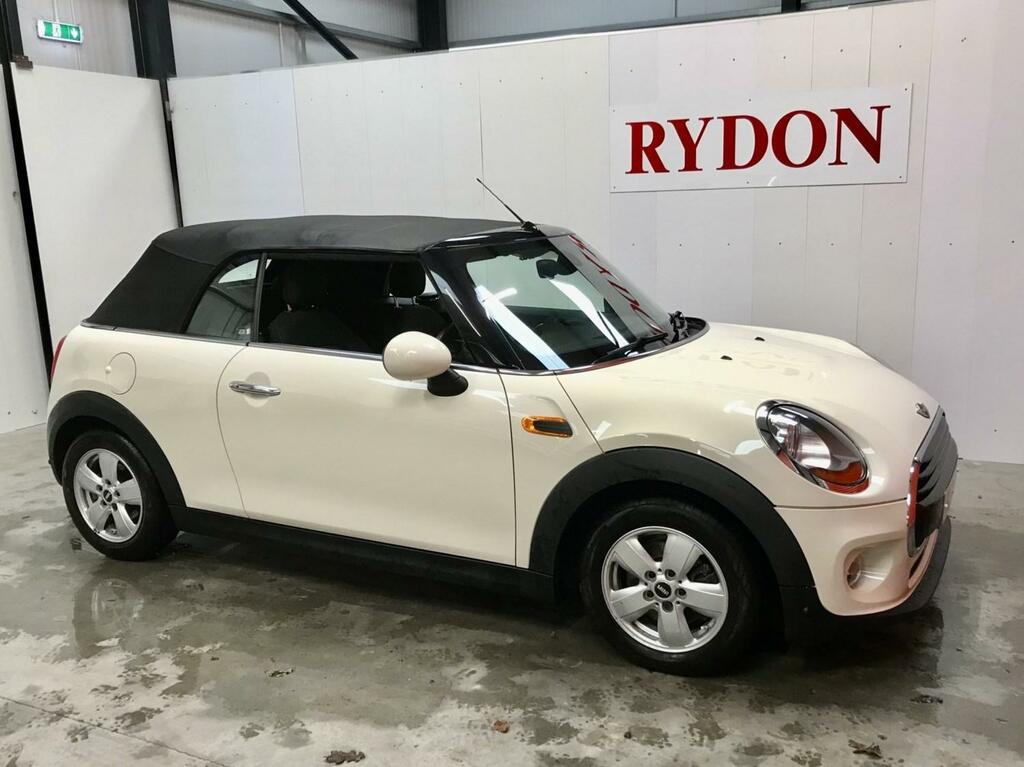 Mini Convertible 1.5 Cooper White