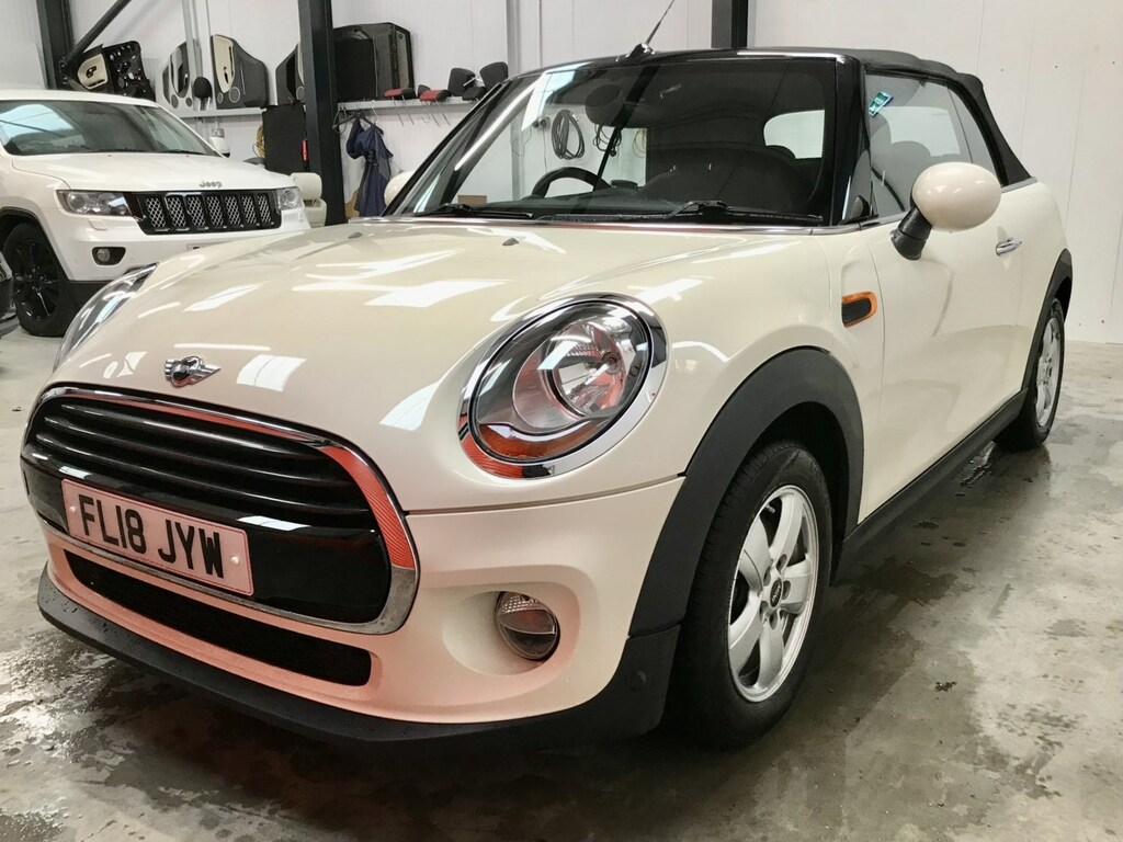 Mini Convertible 1.5 Cooper FL18JYW White #3