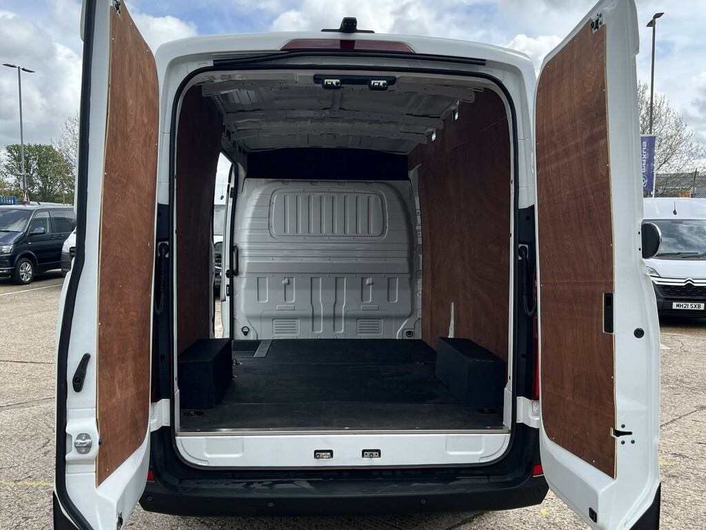 Maxus eDeliver 9 Edeliver 9 72Kwh L3 High Roof White #2