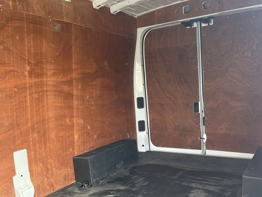Maxus eDeliver 9 Edeliver 9 72Kwh L3 High Roof White #4
