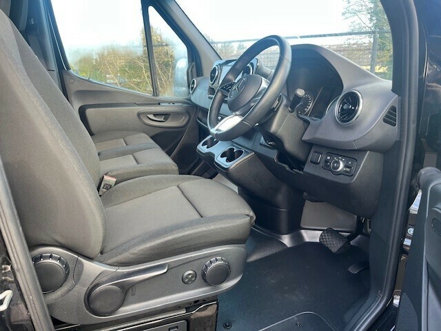 Mercedes-Benz Sprinter 420 L3 Black #4