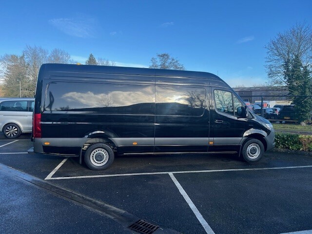 Mercedes-Benz Sprinter 420 L3 Black