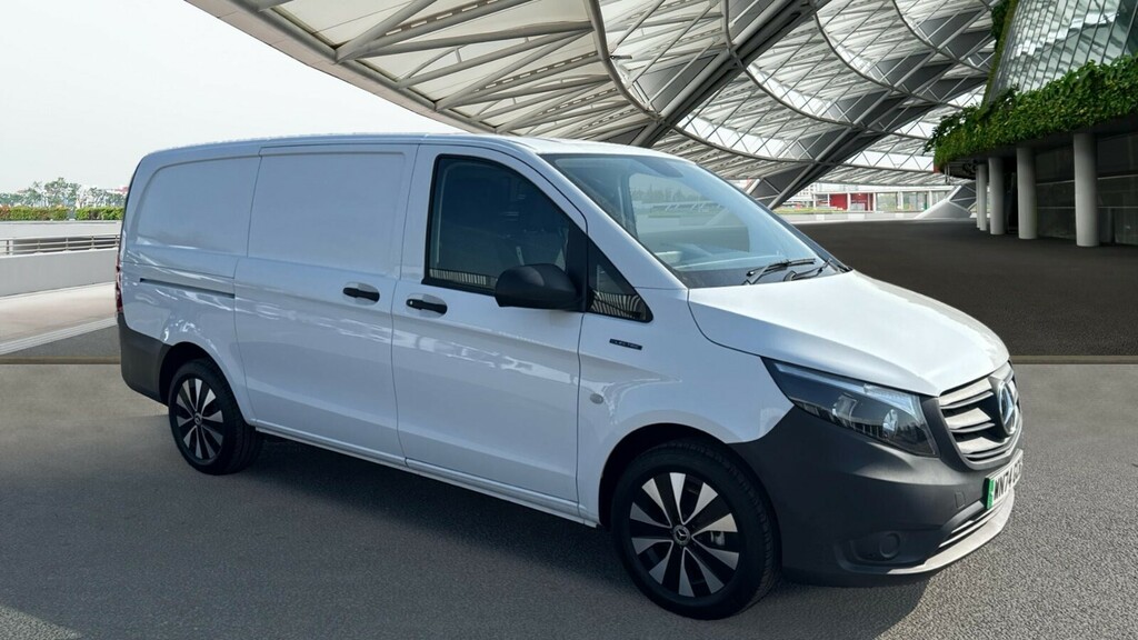 Mercedes-Benz eVito Evito 66 Progressive L2 White