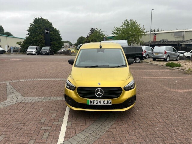 Mercedes-Benz CITAN Ecitan Premium L1 Yellow