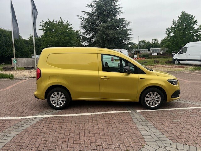 Mercedes-Benz CITAN Ecitan Premium L1 Yellow #3