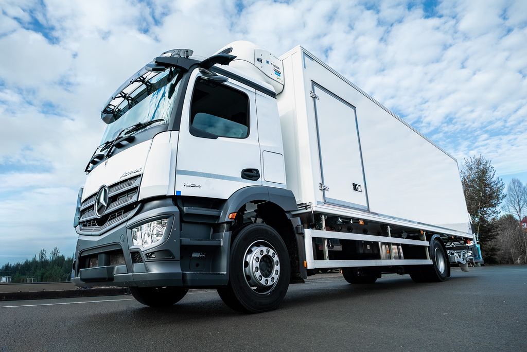Mercedes-Benz Actros 1824 Fridgefreezer Truck Conversion - Ex D WR75LNP White