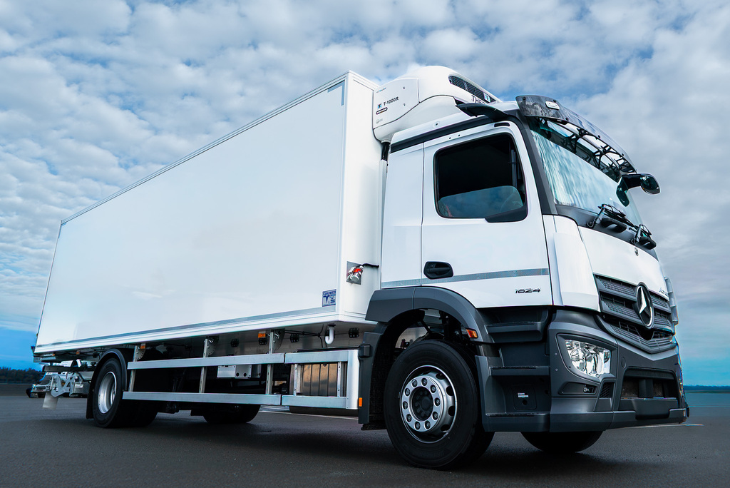 Mercedes-Benz Actros 1824 Fridgefreezer Truck Conversion - Ex D WR75LNP White #2